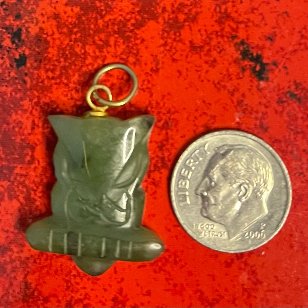 Owl vintage 3D Jade Carved Owl Pendant.